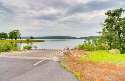 Cozy Studio Cabin about 1 Mi to Greers Ferry Lake! - Foto 23