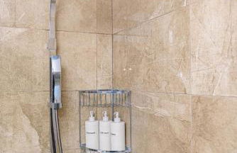 4 Bed 2 Bath, station, parking, long stays - Foto 8