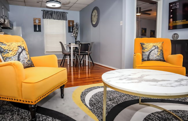 Downtown Cozy 2 BR Apt - 4min drive MardiGras Park - Photo 15