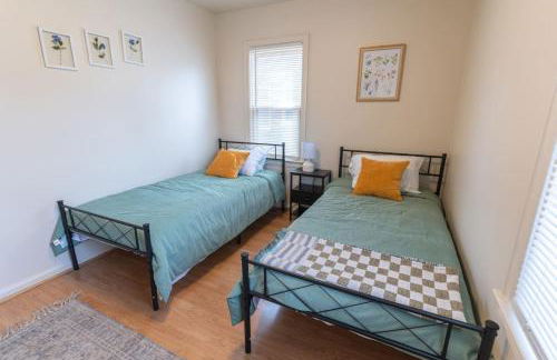 4 Bedroom 2 and a half bath that Sleeps 8 Near it all Ford Telegraph - Foto 17