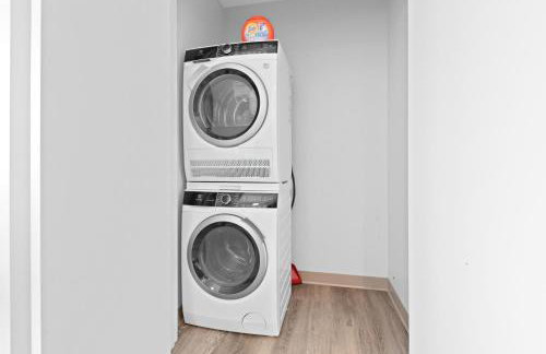 Luxe Condo in Downtown Cleveland l 2 TV's l Parking - Foto 17