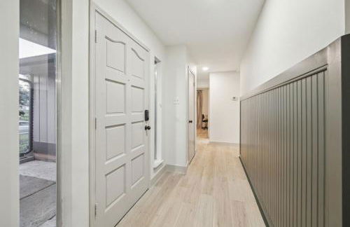 Sunny Door Escape - Entire House in Richmond TX with Cowboy Pool - Foto 12