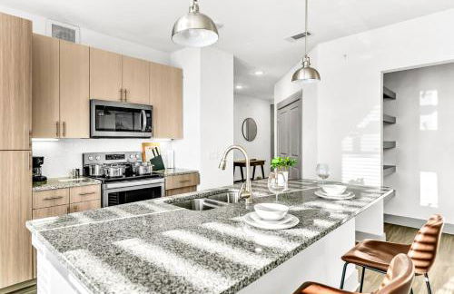 Bright 2BD 2BA Suite Gym and Pool City Center Stay - Foto 6