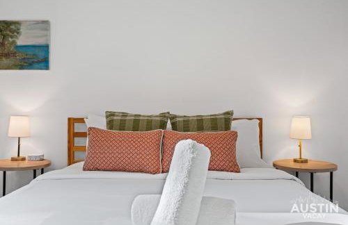 Walk to E. Austin Hotspots 2BR 1BA w Parking Dog-Friendly By Austin Vacay - Foto 23