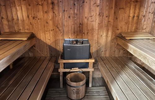 Hop Loft-Barn Conversion, with access to Pool & Hot Tub-at Fox Valley Cottages - Foto 8