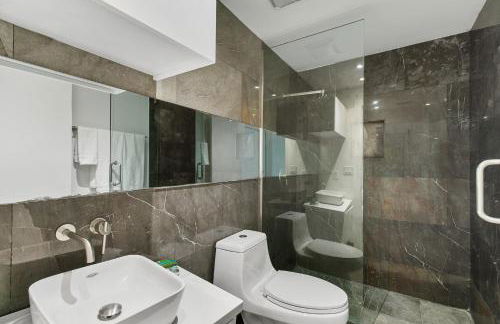 Upscale Modern Villa Private w Terrace in Bahia Mar Beachfront Resort, Heated Pool! - Photo 13