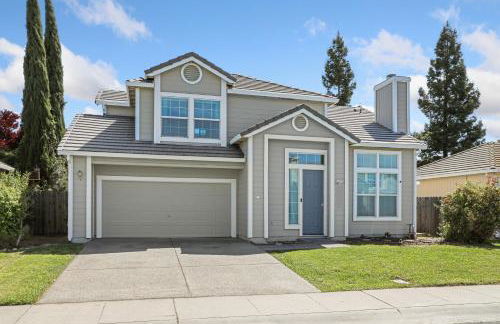 Remodeled 3B2B Bright House with a King Suite - Foto 2