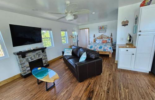 Tree-Top Lake-Front Cottage - Foto 2