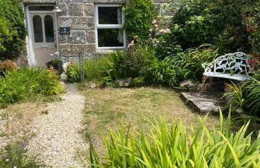 The Painter’s Retreat - Photo 9