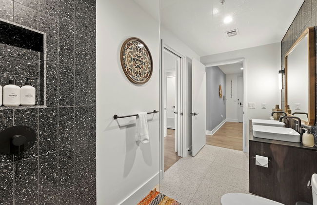 Luxury Downtown High Rise - Foto 23