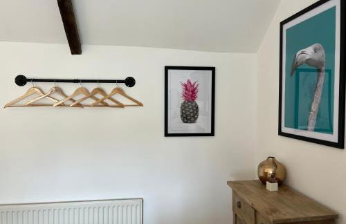 Spacious 4 Bedroom Farmhouse - Photo 45