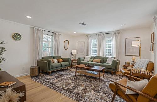 Less than 1mi to Square, SW, EV Plug, Boutique Comfort - Foto 7