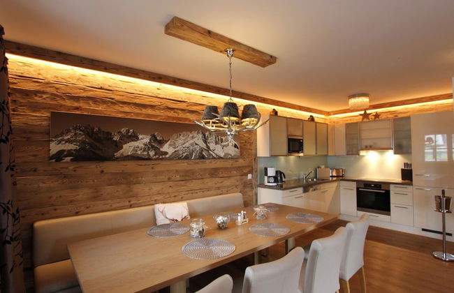 Unique & Exclusively Furnished Chalet near Ski Lift - Foto 18