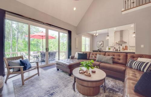 5BR Farmhouse Lake Retreat Pool Hot Tub Theater - Foto 61