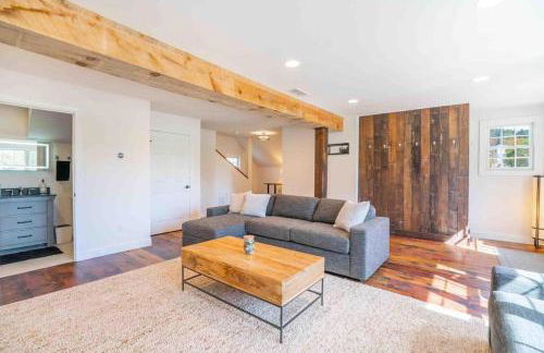 The Villa - Industrial Farmhouse with Hot Tub - Photo 24