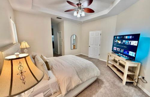 Luxury Village 4BR Pool Home near Disney Parks - Foto 35