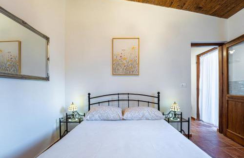 Charming Villa with Private Garden & BBQ - Foto 20