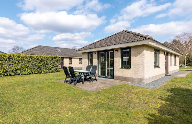 Bungalow in Veluwe With Sauna & Nature Views - Photo 1