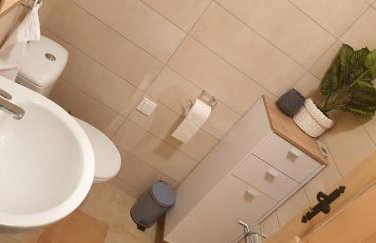 Mountain Villa Carin - Jacuzzi - Panoramic View - 4 Bedrooms - Free Private Parking - Near Zagreb - Photo 26