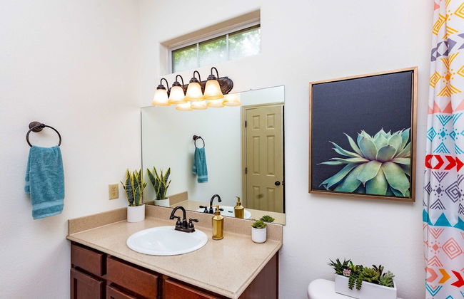 Upstay - 2-home Complex in Govalle for 18ppl - Photo 35