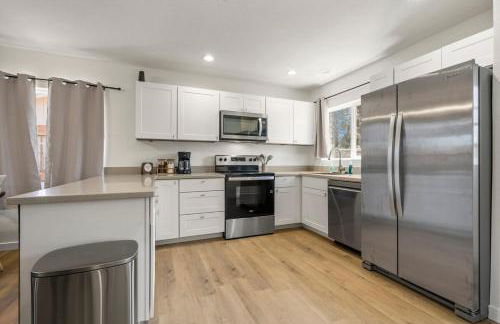 l NEW l Fully Remodeled 3BR 2BTH l 1 Min to Veterans Memorial Park - Foto 43