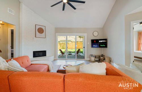 Family 3BR 2BA Home Near Charming Main Street w Cowboy Pool by Austin Vacay - Foto 10