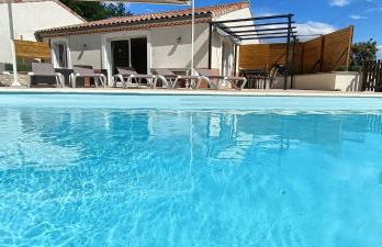 Gîte myosotis Piscine Privée 4 Chambres - Foto 6