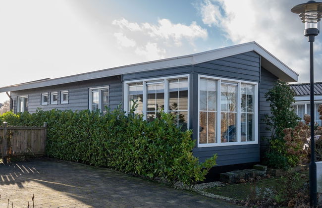 Canal-side Stay, Giethoorn - Photo 17