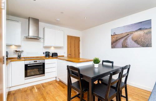 2Bed Ground Floor-Free Parking - Photo 16