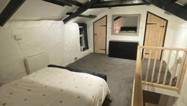 Bumblebee Cottage - Photo 2