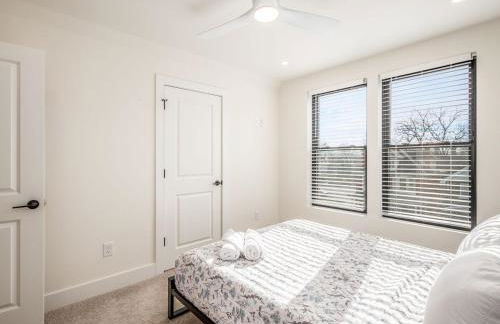 Modern Luxury 4BR 3 5BA Oasis in Historic Old Town East PD - Foto 32