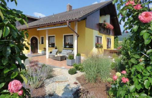 Apartment Komfortable Ferienwohnung mit Garten und Grill by Interhome - Foto 2