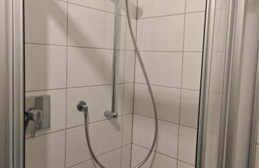 Work and Stay Attendorn 4 Schlafzimmer Neu Modernisiert Küche Bad Wohnzimmer Terrasse - Foto 7