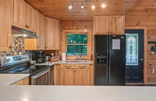 Spectacular Log Cabin Home 45 minutes to Asheville - Foto 6