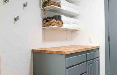 Riverwalk Retreat: Spacious, Hot tub, near Autzen - Foto 9