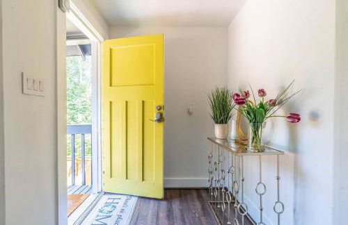 Cozy Craftsman Cottage 10 minutes away from DT! - Foto 14