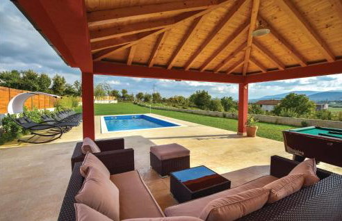 Lovely Home In Rumin With Kitchen - Foto 16