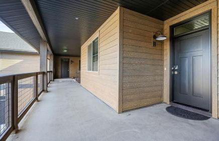 Cozy Swiss Condo -King Bed, Sleeps 6, Free Blanket - Foto 3