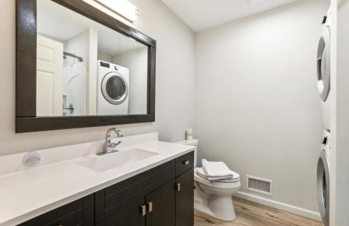 Beautiful Torch Lake House with Beach Access home - Foto 38