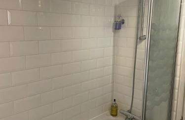 Cosy River Cottage in Brecon with a Fireplace - Photo 32