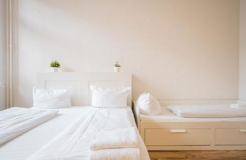 2 Bedroom Apartment in convinient location - Photo 10