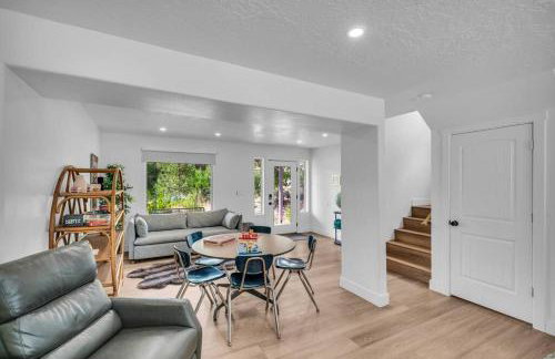 Zion Plush Family Escape HotTub, Games, Sleeps 14 - Photo 10