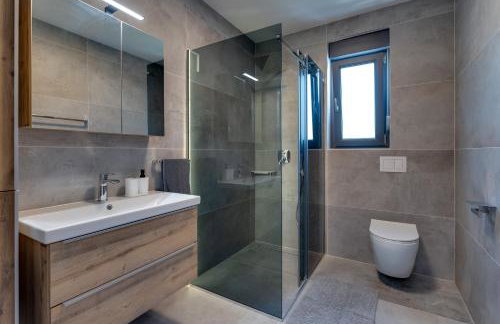 Villa Lavanda -semi-detached villa with a pool and a panoramic view, close to a sandy beach- by TRAVELER tourist agency Krk - Foto 28