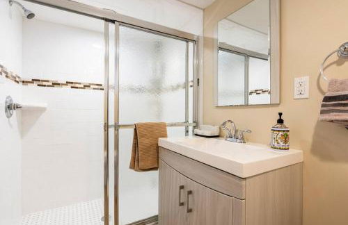 Semi Private cozy studio near downtown. - Foto 3