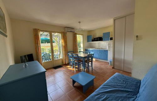 Maison dans village vacances avec piscine - Photo 16