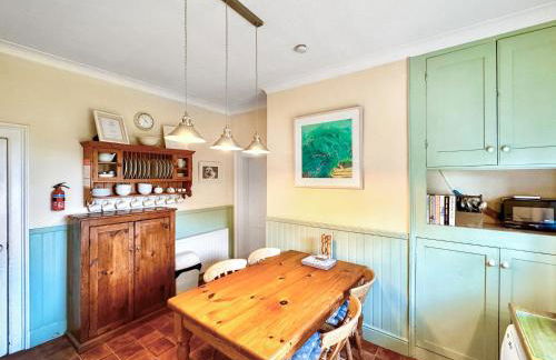 Lighthouse Cottage - Photo 2