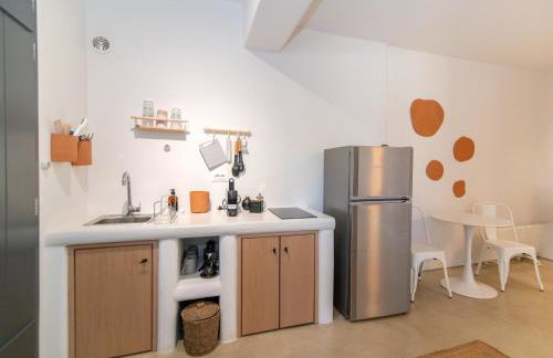 PANORMOS ART Beachfront Suites - Photo 46