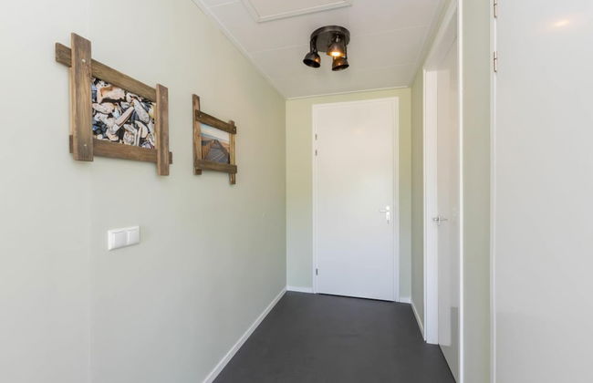 Holiday Home in Vrouwenpolder Near Beach - Photo 22