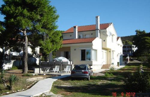 Apartments by the sea Brgulje, Molat - 13318 - Foto 1