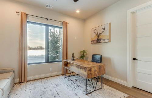 Game Room and Hot Tub! Lakefront Monkey Island Haven - Foto 29